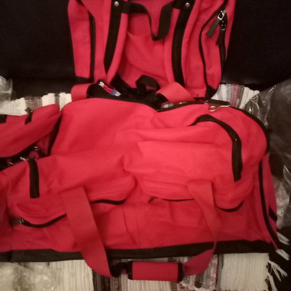 Marlboro  Duffel Bag with attached backpack - Picture 2 of 7